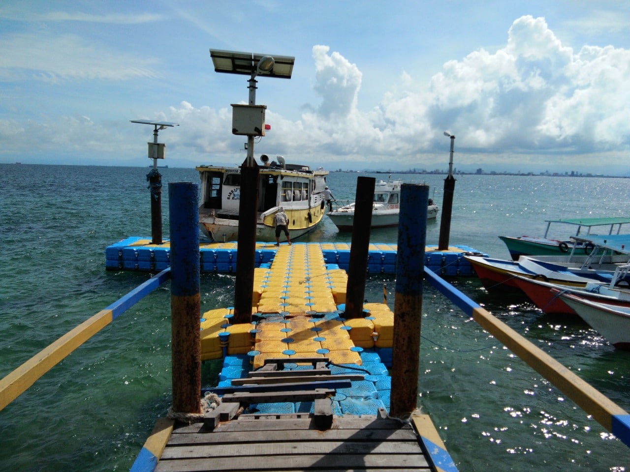 Dermaga Pantai Losari